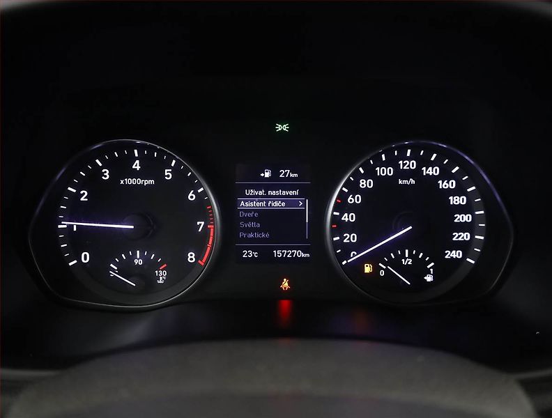 Hyundai i30 (2019) Trikolor 1.0 T-GDI, ČR,1.maj - fotka 9 z 17