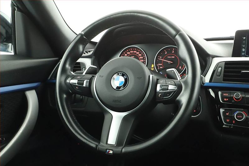 BMW Řada 3 (2016) 320d xDrive GT, 4X4, Automat - fotka 8 z 20