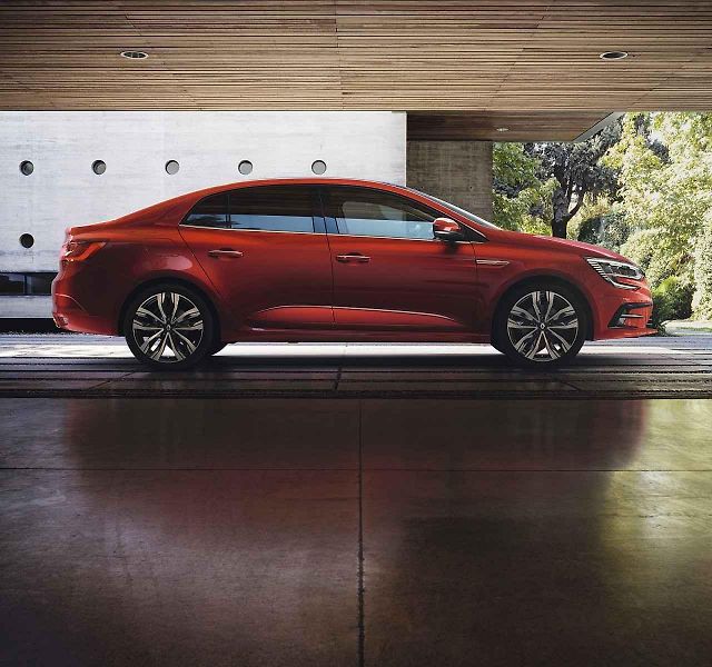 Modely Toyoty jsou nyní k mání s velkými slevami. Například kupující Corolly Sedan můžou ušetřit 130 000 Kč