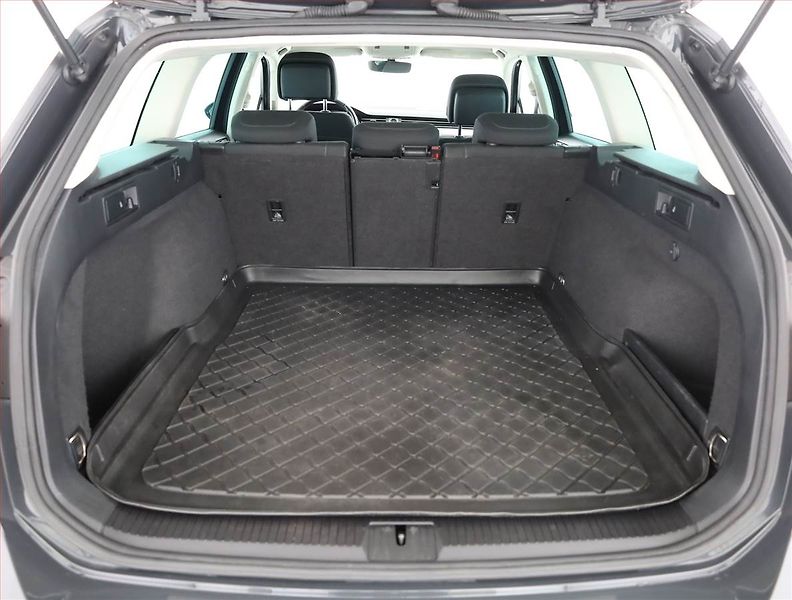 Volkswagen Passat (2017) Comfortline 2.0 TDI - fotka 18 z 19