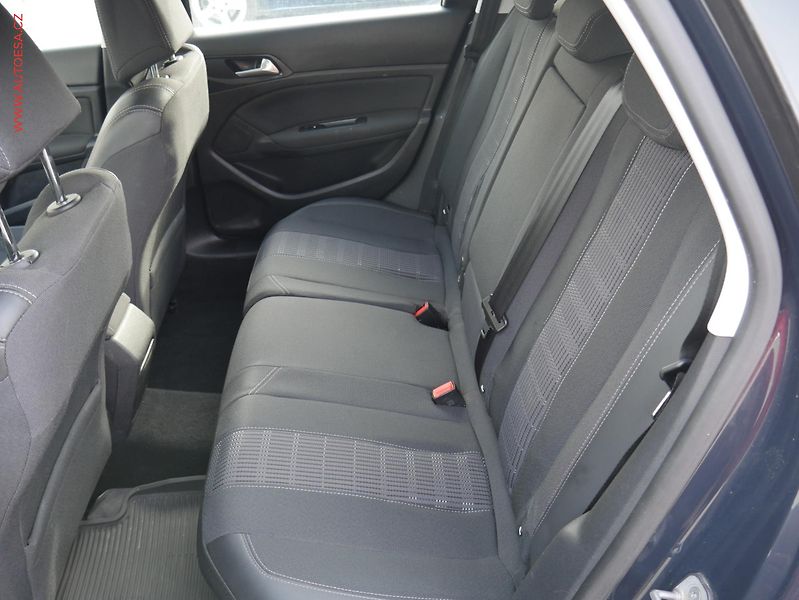 Peugeot 308 (2018) 2.0 HDi, ČR, Allure, AT - fotka 10 z 16