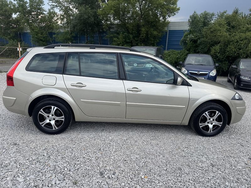 Renault Mégane (2009) 1.6-16V,rezervace  - fotka 3 z 40