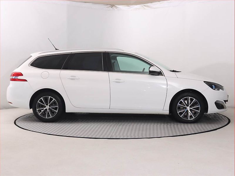 Peugeot 308 (2016) 2.0 BlueHDi, Automat - fotka 6 z 21