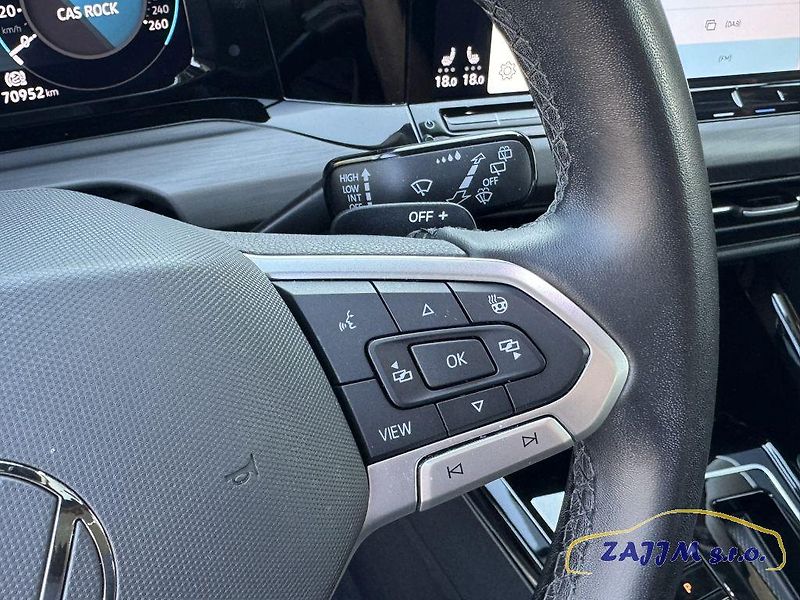 Volkswagen Golf 2.0TDI 110kw DSG + kamera - fotka 18 z 51