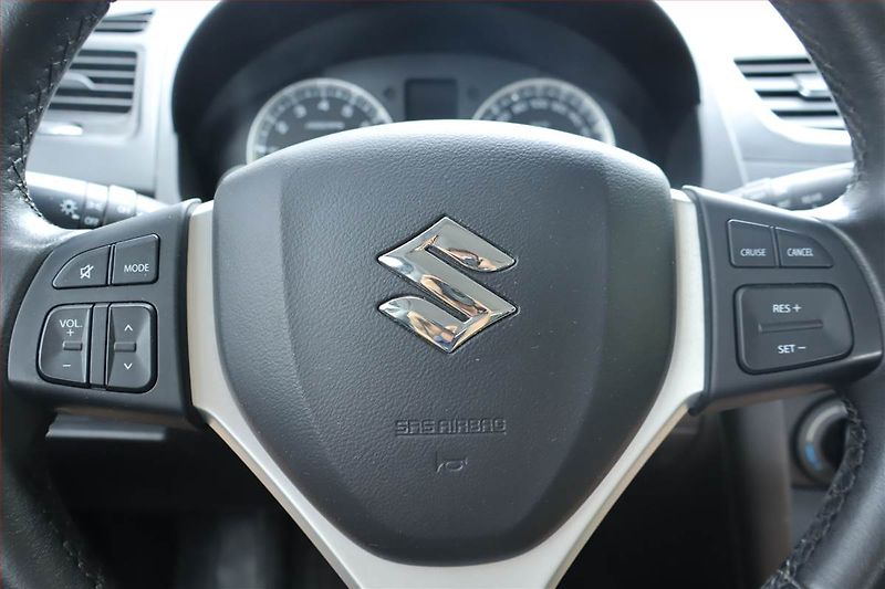Suzuki Swift (2015) 1.2, Tempomat, Park. senzory - fotka 17 z 17