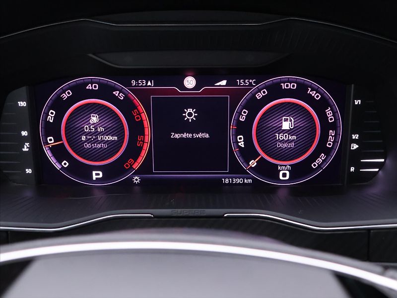 Škoda Superb 2,0 147 kW Sportline DSG DPH - fotka 14 z 30