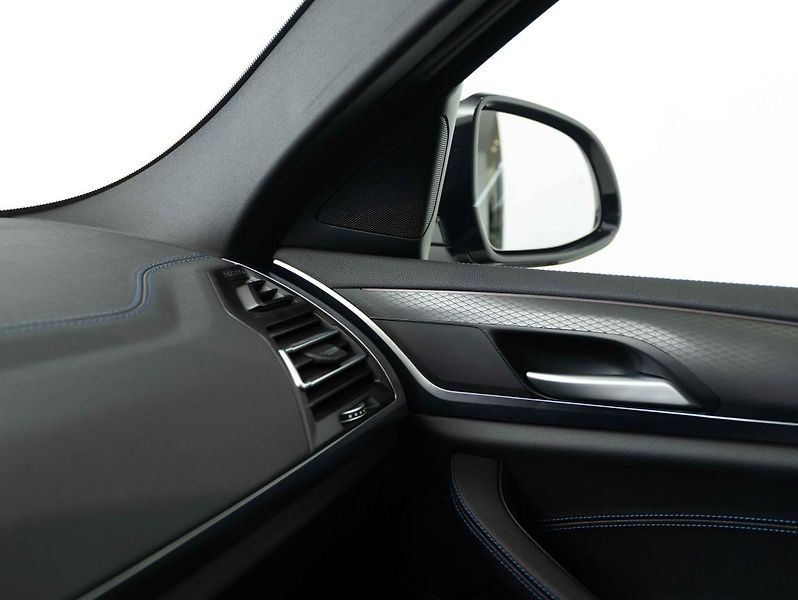 BMW X4 xDrive30d - fotka 16 z 22