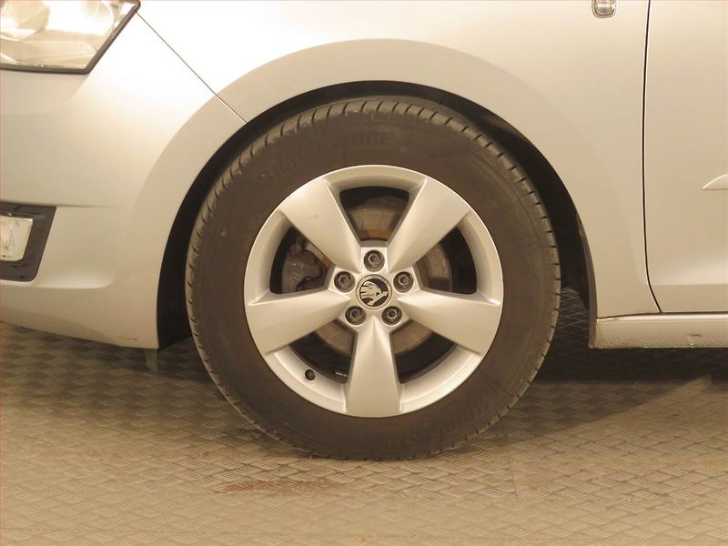 Škoda Rapid (2013) 1.2 TSI, Tempomat - fotka 14 z 15