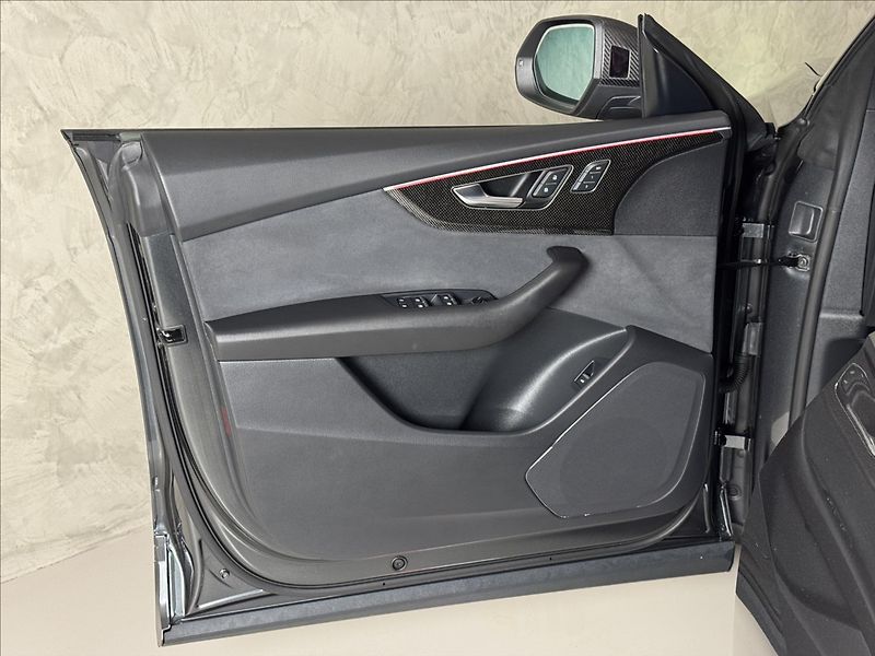 Audi Q8 3,0 TDi  Competition Plus LED - fotka 21 z 48