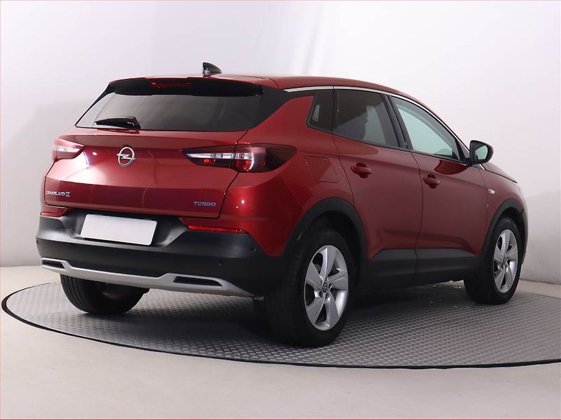 Opel Grandland X (2018) Elegance 1.2 Turbo, Automat - fotka 5 z 24