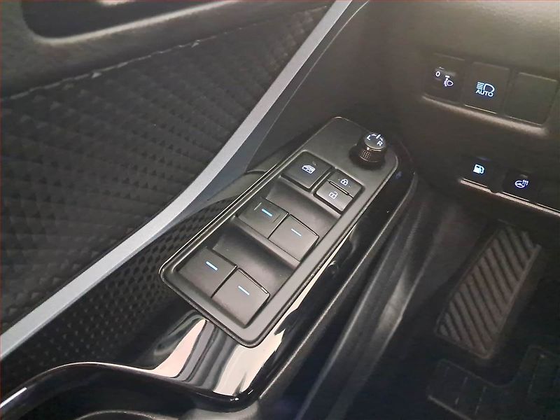Toyota C-HR (2022) 1.8 Hybrid - fotka 20 z 21