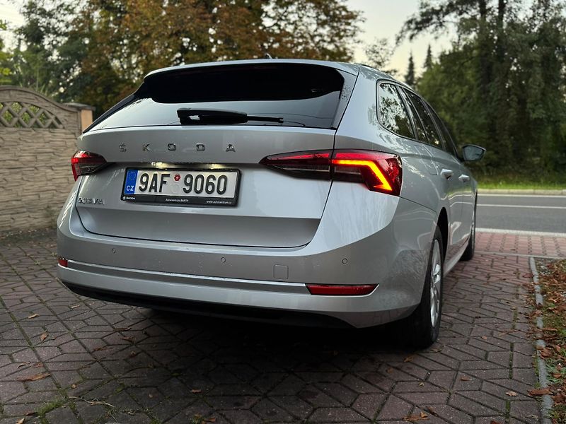 Škoda Octavia 1.5TSi 1.MAJ ČR NEBOUR. ZÁRUKA - fotka 13 z 23
