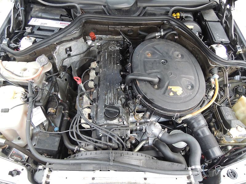 Mercedes-Benz Třídy E 124 300E 4Matic Automat - fotka 18 z 20