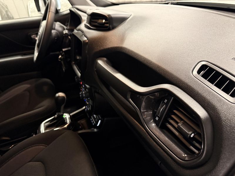 Jeep Renegade (2022) T4 PHEV,4X4, DOJEZD 50KM - fotka 26 z 33