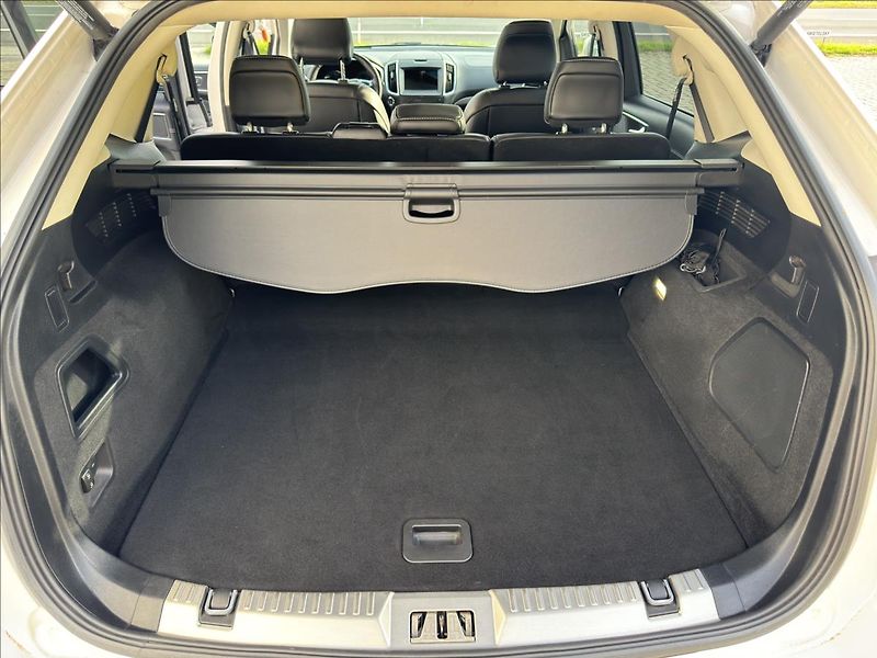 Ford Edge 2,0 TDCi Vignale AWD - fotka 8 z 19