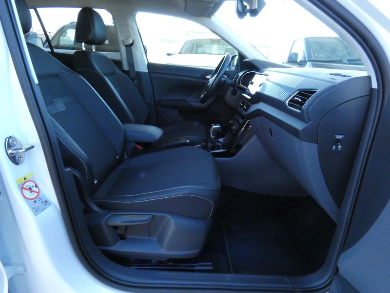 Volkswagen T-Cross R-Line 1,0 TSI DSG - fotka 19 z 29