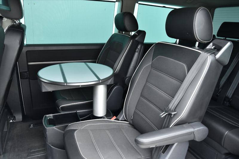 Volkswagen Multivan 2.0 TDI 110kW HIGHLINE ČR - fotka 11 z 30