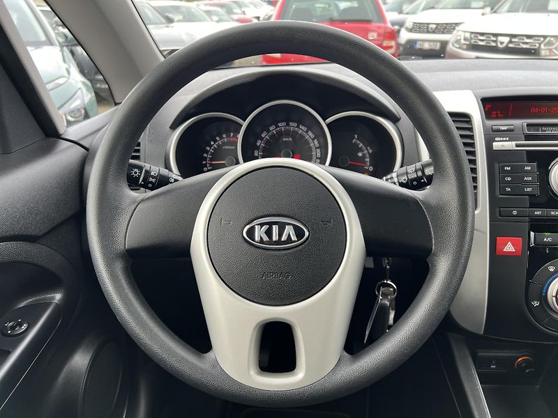 Kia Venga 1.4CVVT 66kw  KLIMA PANORAMA - fotka 14 z 38