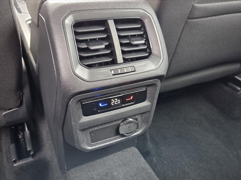 Volkswagen Tiguan 1,5 TSi evo DSG Life 1.maj 16V - fotka 11 z 25