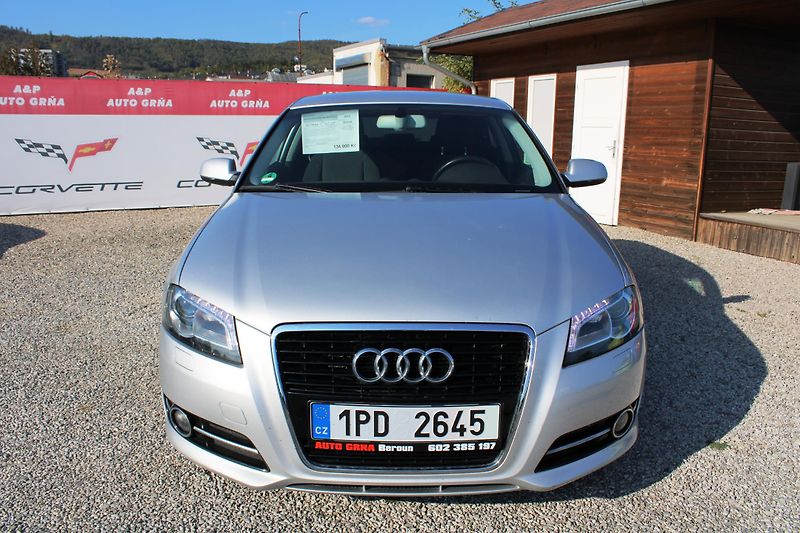 Audi A3 (2012) 2,0TDI 125KW KLIMA XENONY ALU - fotka 2 z 18