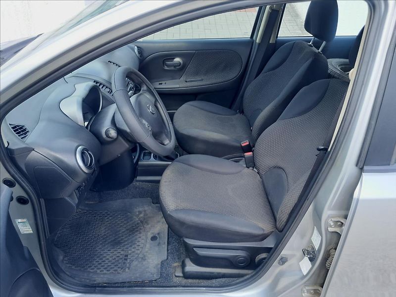 Nissan Note 1,4 i - fotka 16 z 41