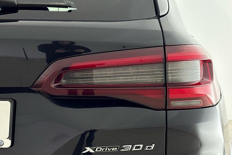BMW X5 xDrive30d - fotka 4 z 19