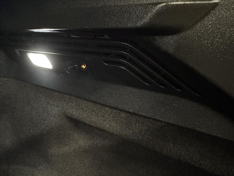Volkswagen ID.4 150kW PRO PERF. TOP VÝBAVA - fotka 37 z 50