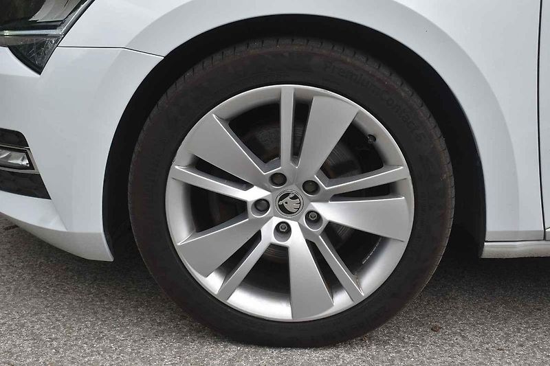 Škoda Superb třetí generace je spolehlivé auto na dlouhé cesty