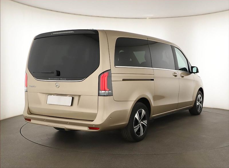 Mercedes-Benz Třídy V (2025) 220 d, 6 míst, L, AVANTGARDE - fotka 5 z 21