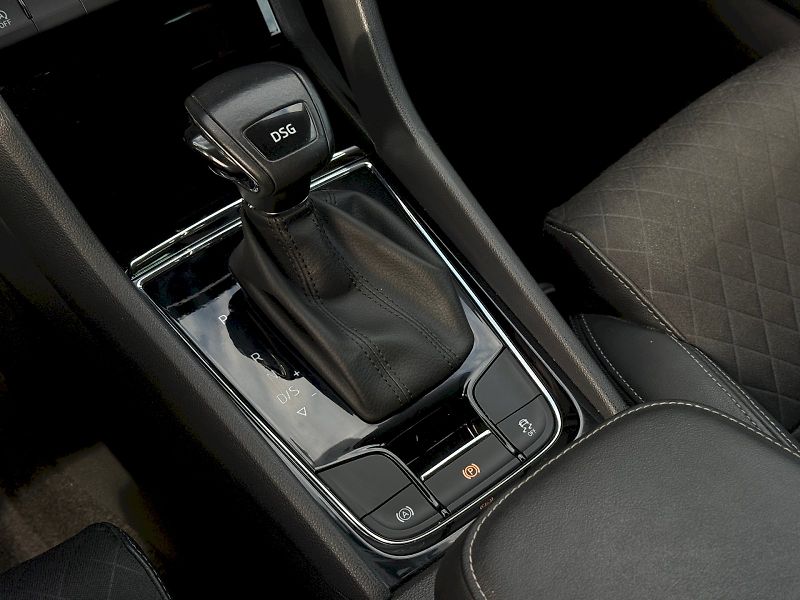 Škoda Karoq (2021) 1.5 TSI 110 kW DSG Style Plus - fotka 18 z 26
