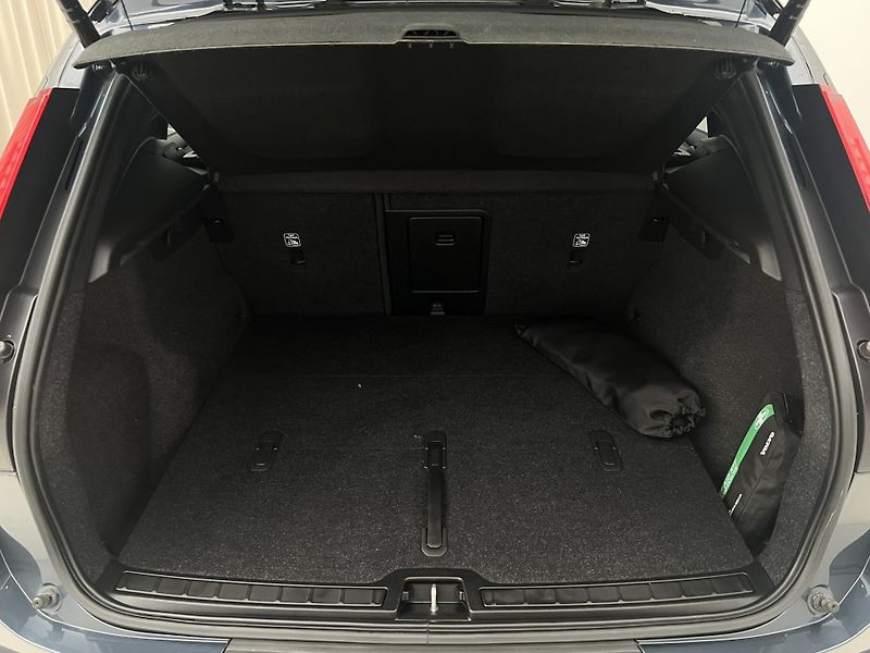 Volvo XC40 RECHARGE PRO AUT - fotka 5 z 44
