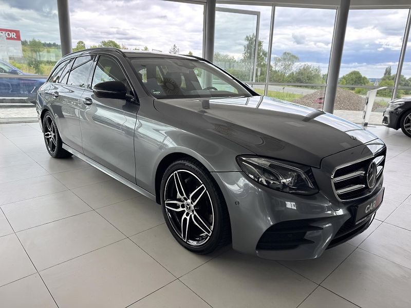 Mercedes-Benz Třídy E 220d 4Matic AMG*REZERVACE! - fotka 4 z 40
