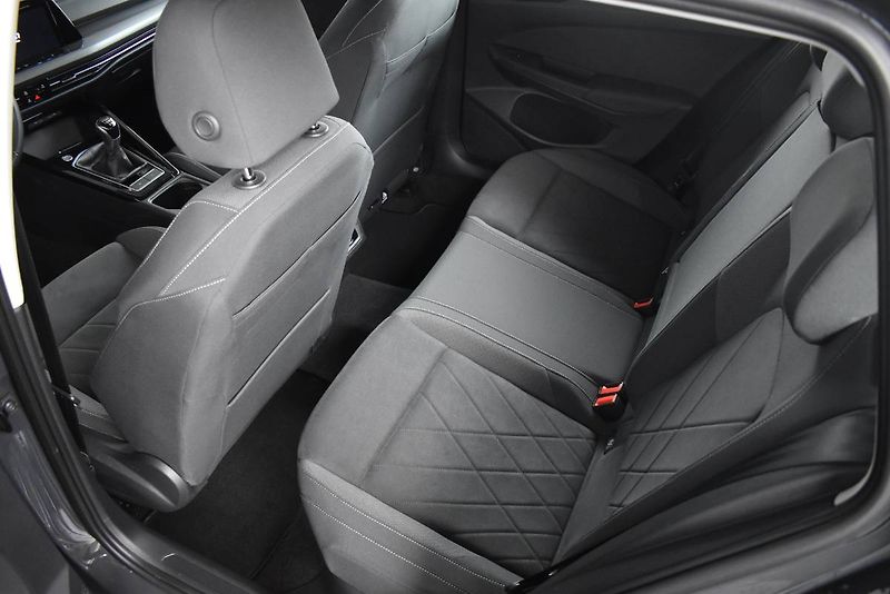 Volkswagen Golf Variant (2023) 1.5TSI 96kW, LED, STYLE - fotka 12 z 22
