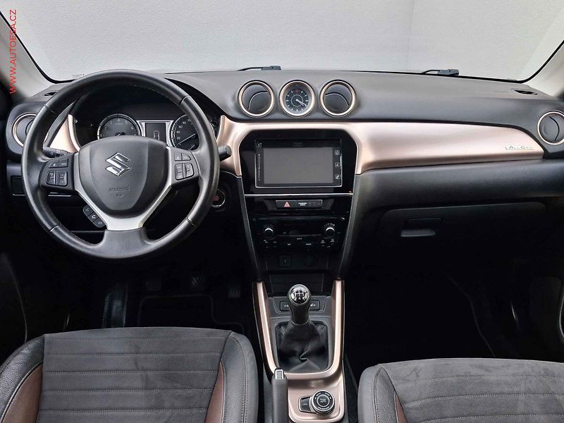 Suzuki Vitara (2018) 1.6 VVT AllGrip, Comfort - fotka 8 z 19
