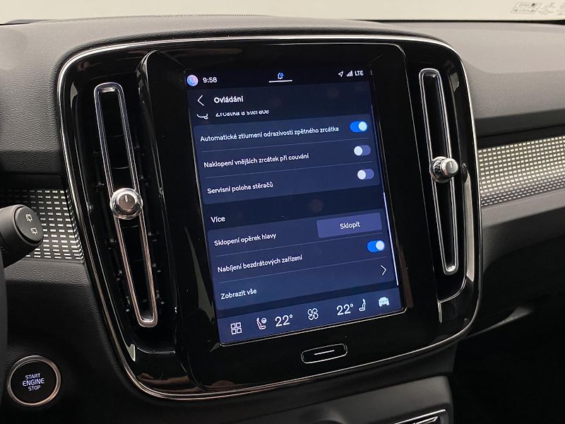 Volvo XC40 B4 AWD DARK PLUS AUT CZ - fotka 49 z 58