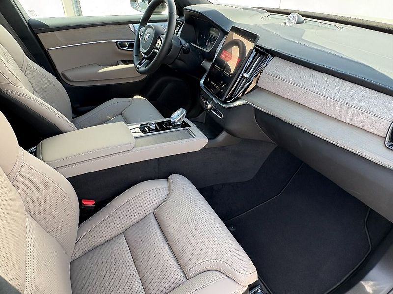 Volvo XC90 Ultra Dark T8 299kW - fotka 16 z 24