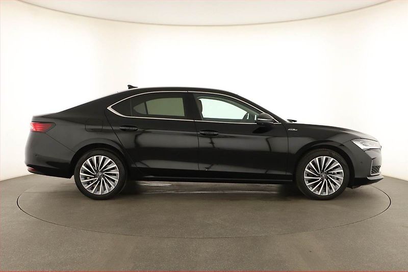 Škoda Superb (2025) 2.0 TSI, LAURIN&KLEMENT, DPH - fotka 6 z 21