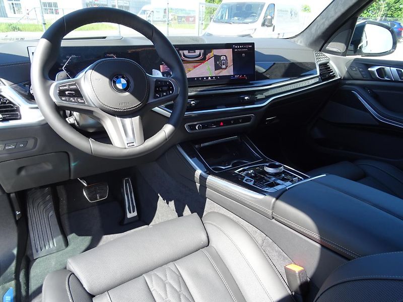 BMW X5 xDrive30d - fotka 4 z 7