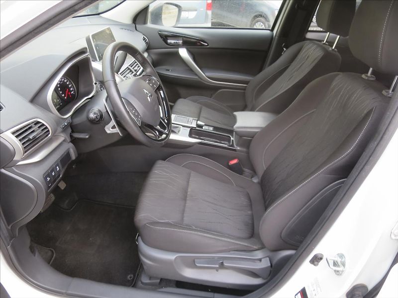 Mitsubishi Eclipse Cross 2,2  DI-D Activa+ 4x4 - fotka 7 z 27