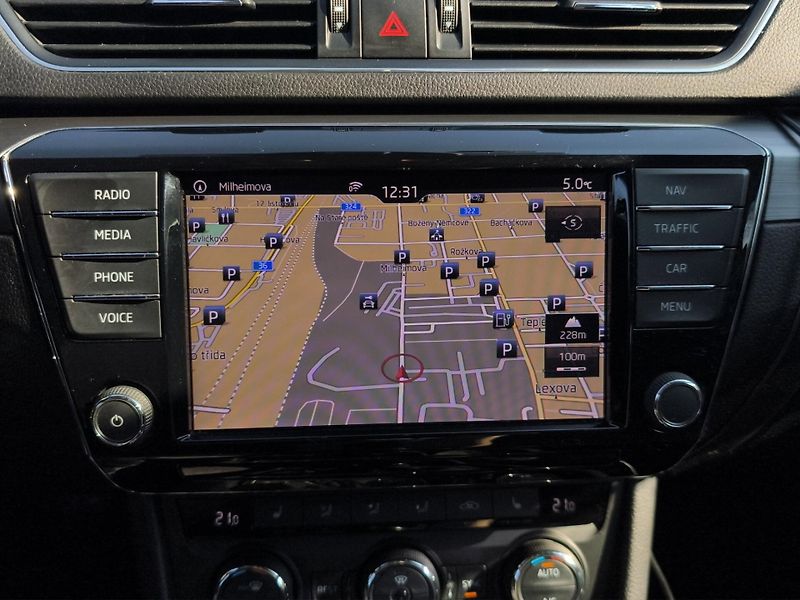 Škoda Superb (2017) Style GreenLine 1.6 TDi 88kW, - fotka 20 z 30