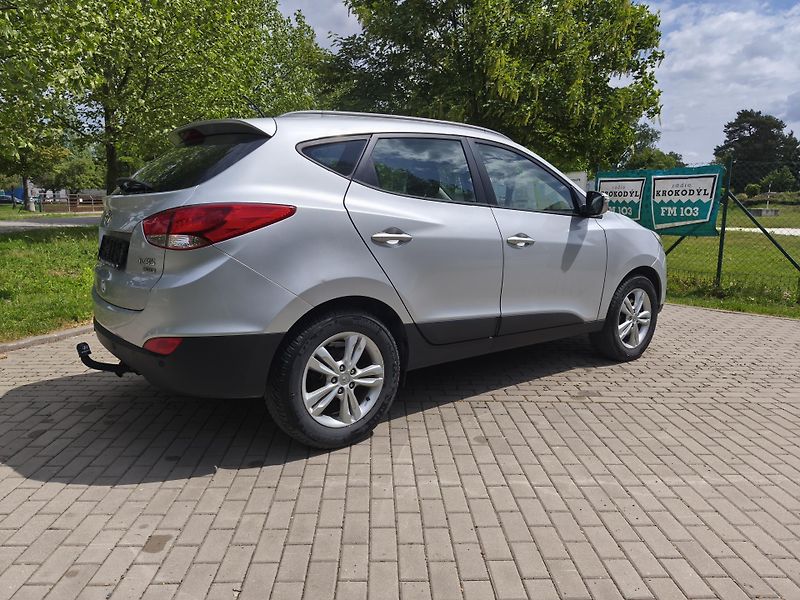 Hyundai ix35 2.0 CRDI - fotka 9 z 21