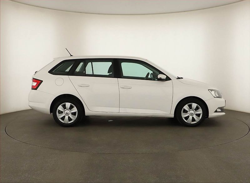 Škoda Fabia (2016) 1.4 TDI, nová STK, rezervace - fotka 6 z 10