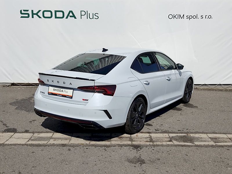 Škoda Octavia (2025) RS 2,0 Tsi  195 Kw DSG - fotka 2 z 41
