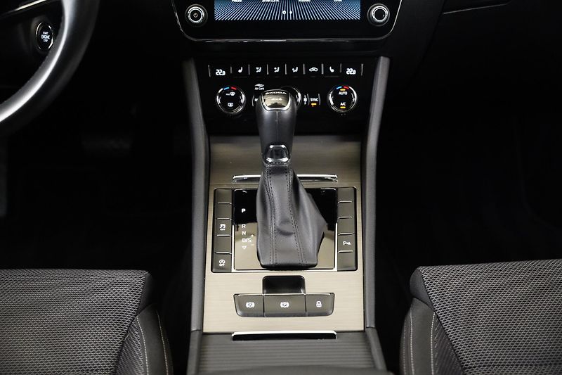 Škoda Superb - fotka 24 z 30