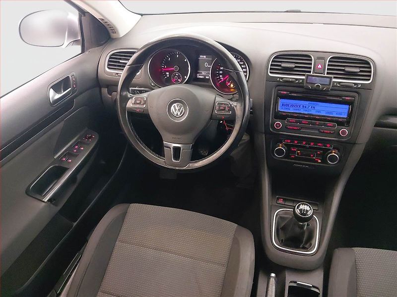 Volkswagen Golf (2010) 1.6 TDI, Serv.kniha, Tažné - fotka 7 z 16