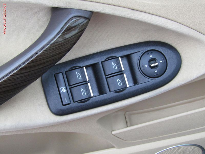 Ford C-MAX (2008) 1.8 TDCi, ČR, AC - fotka 11 z 17