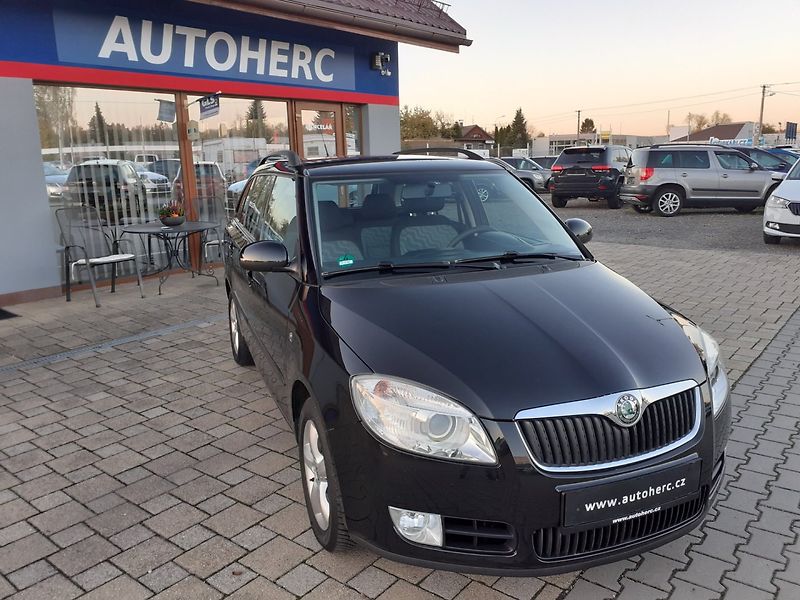 Škoda Fabia (2009) KOMBI 1.4 16V - fotka 2 z 25