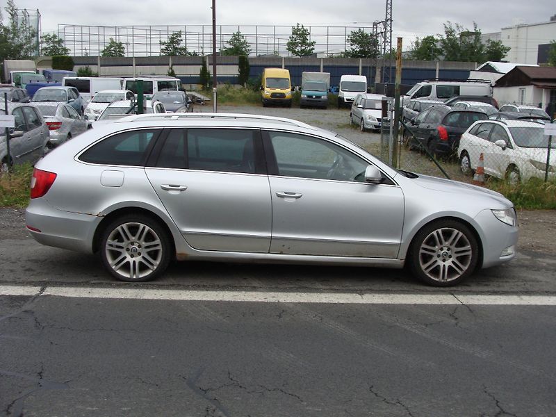 Škoda Superb 2.0 TDi, 125 kW, 4X4, klima - fotka 6 z 30