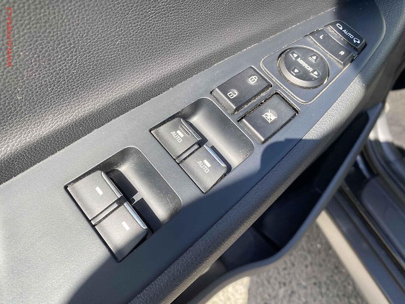 Hyundai Tucson (2019) 1.6 CRDi, AT, panor, navi - fotka 13 z 19