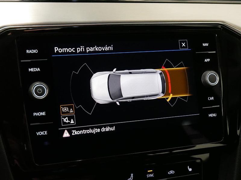 Volkswagen Passat - fotka 13 z 23